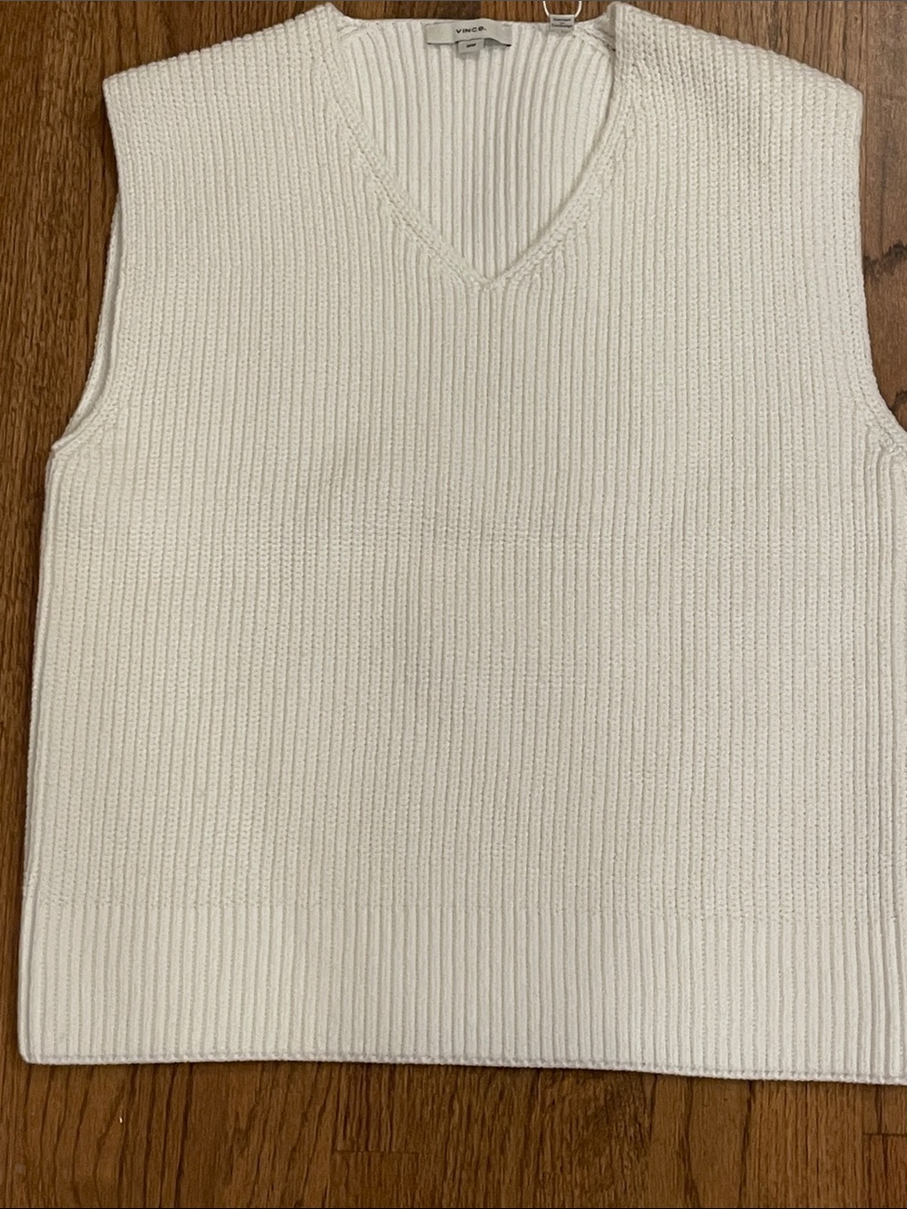 Vince woman’s white Ribbed V-Neck Sweater Vest. Medium